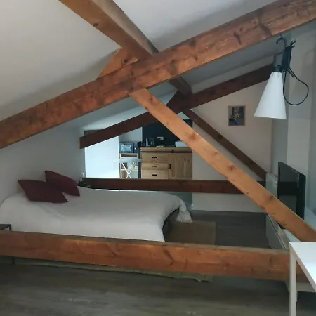 Attic One Bedroom Flat In Old Town Appartement